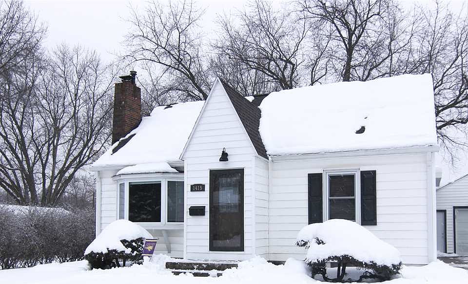1st image of 1415 Parker St