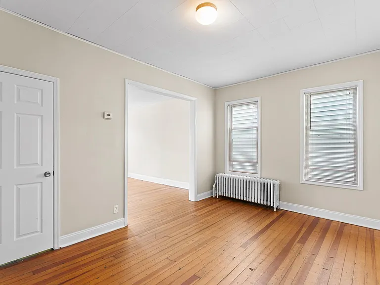 260 Ontario St — Photo 10