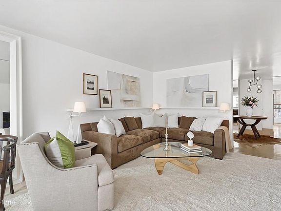 2nd image of 1020 Park Ave #1011D