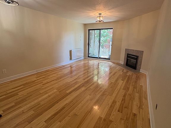 3rd image of 198 Alvin Rd