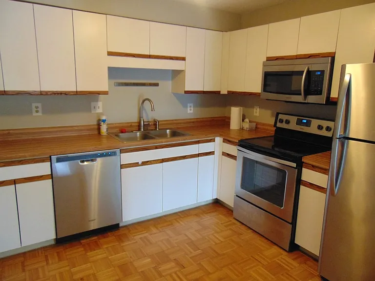 200 Cove Way #313 — Photo 2