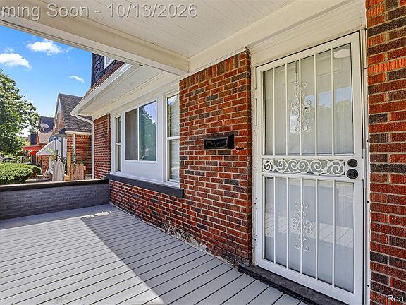 4th image of 14417 Mettetal St