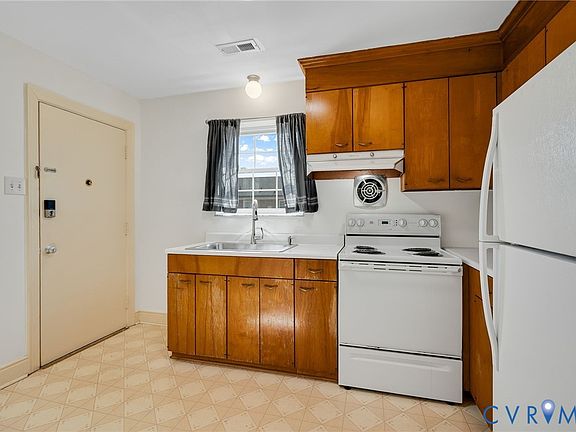 3rd image of 4050 Forest Hill Ave #U35