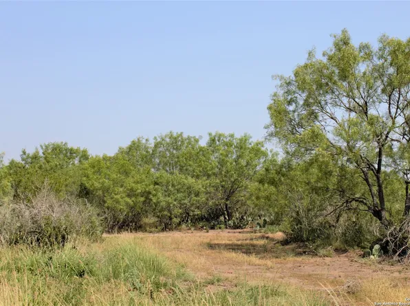 2424 CR 310 Lot 1, Jourdanton, TX 78026