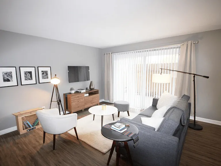 7 Pointe Apartments — Photo 7