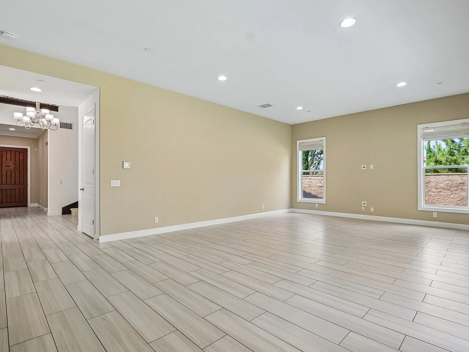 5 bed, 3982 sqft, $7,500 — Photo 3