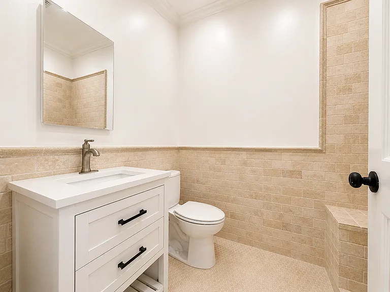 1111 21st St #1 — Photo 17