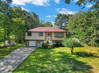 1174 Old Fall River Rd, Dartmouth, MA 02747