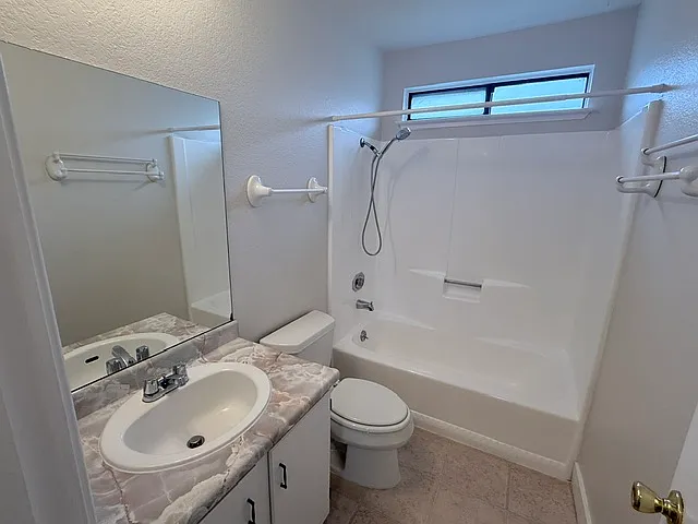 upstairs full bath