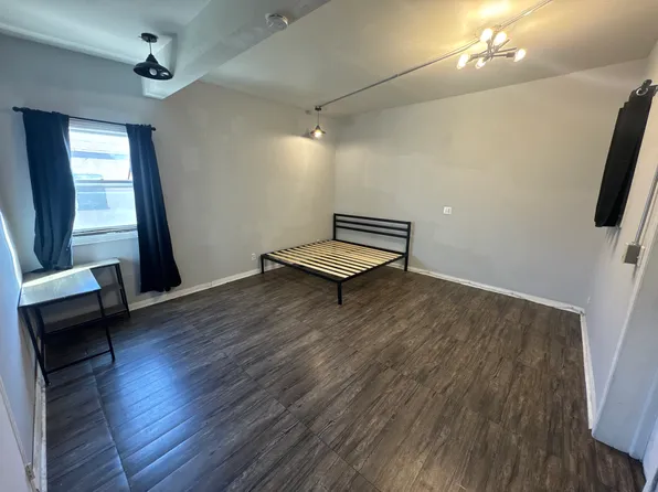 817 W 30th St #201, Los Angeles, CA 90007