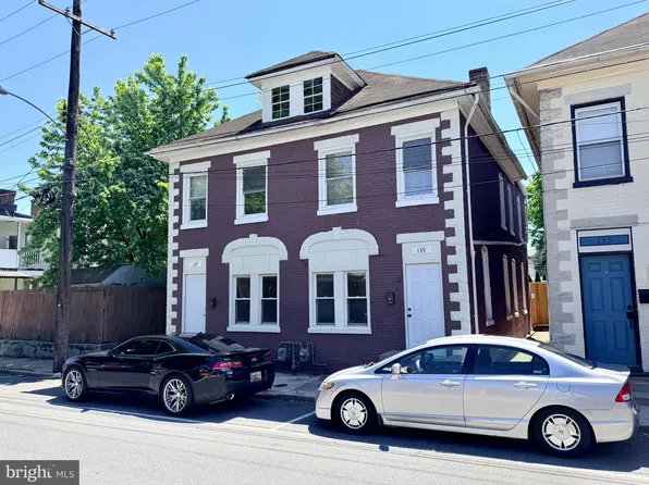 135 Fairground Ave, Hagerstown, MD 21740
