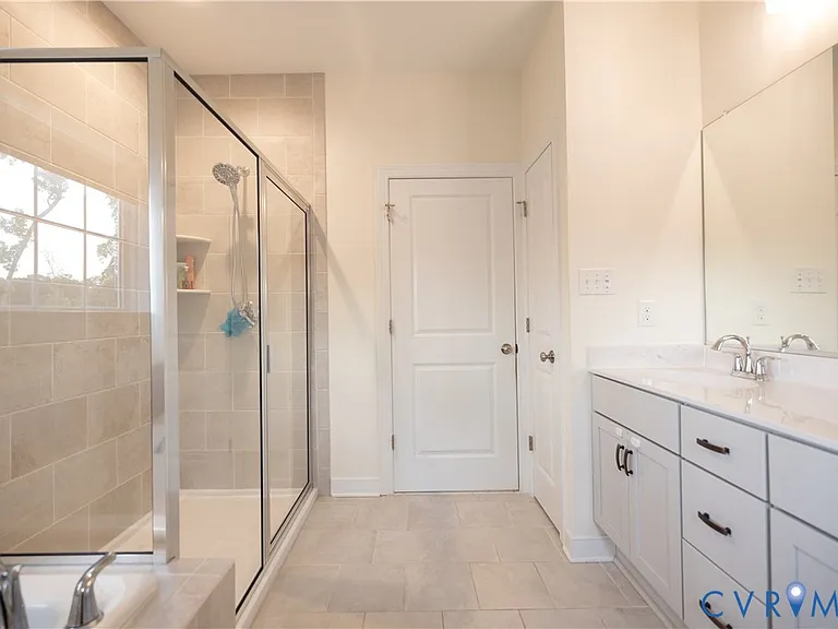 12194 Elnora Ln — Photo 16