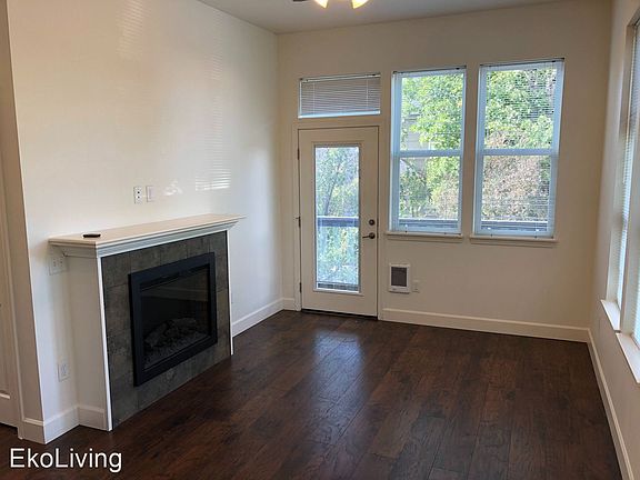 5th image of 1100 SE Sherman St #210