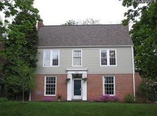 3388 Glencairn Rd, Shaker Heights, OH 44122