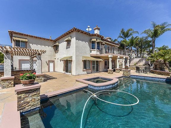 4th image of 12461 Altura Dr