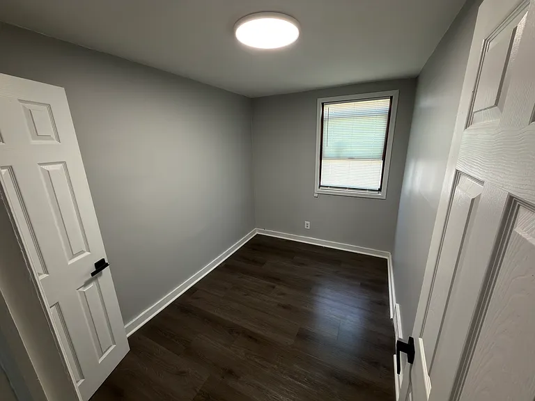 735 Grant Rd — Photo 7
