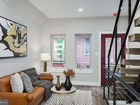 4th image of 1006 S Fairhill St