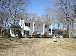 5 Mayflower Dr, East Greenwich, RI 02818