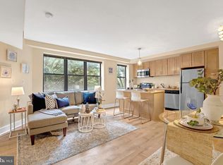 210 Oakwood St SE APT 203, Washington, DC 20032