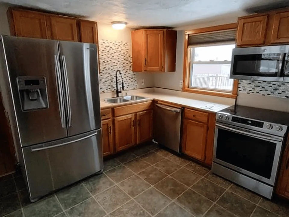 328 N Pond Rd