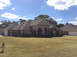 280 Maribeth Loop, Deatsville, AL 36022
