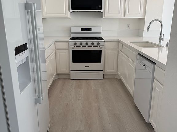 2nd image of 4240 Lost Hills Rd Unit 802