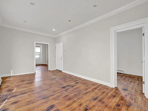 4th image of 37 Hemlock St
