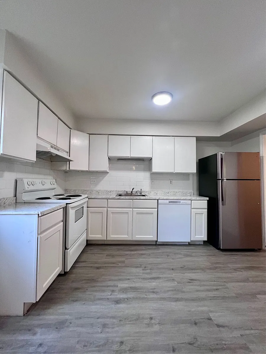Building Photo - 7981 Shady Oak Trl #30
