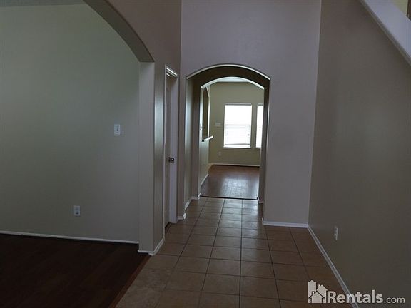 3rd image of 2510 Winged Dove Dr
