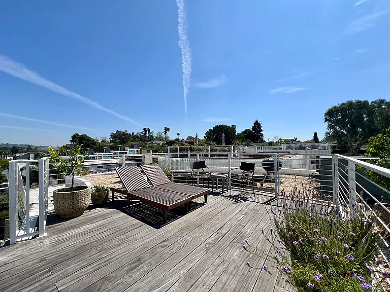 Roof deck