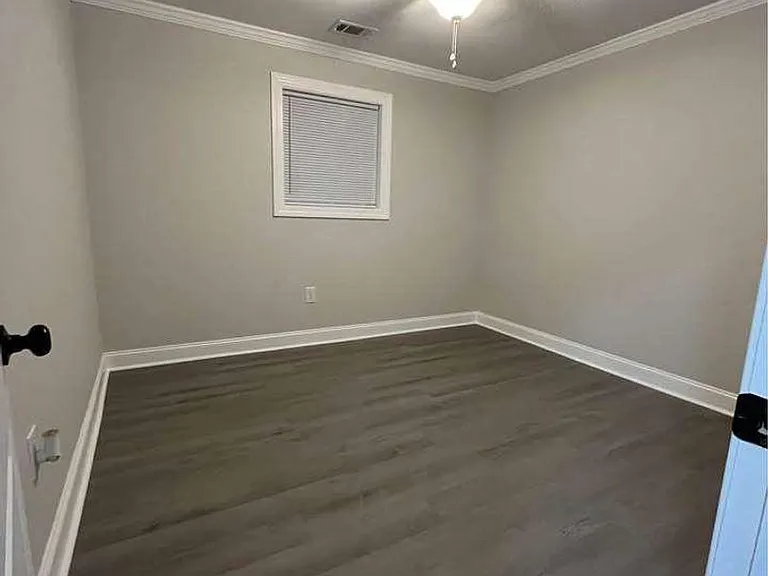 2143 Shrimp St — Photo 6