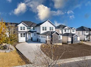 22 SW Cimarron Estates Gate, Okotoks, AB T1S0M9