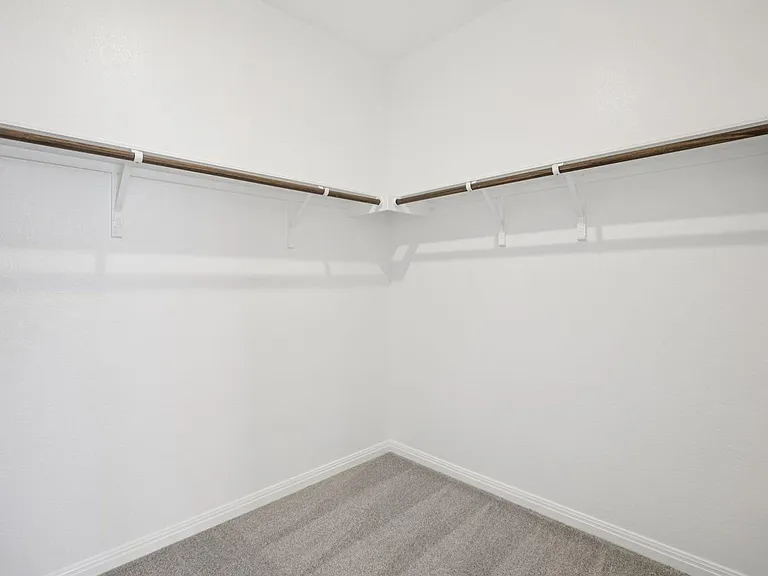 4917 Stockton Ln — Photo 3