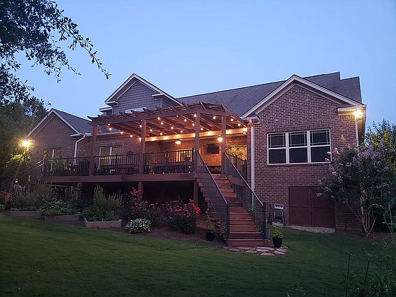 Deck and walk-in crawl space
