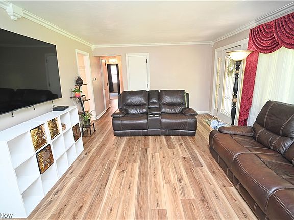 5th image of 4048 Dover Rd
