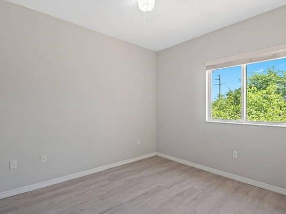 3rd image of 1603 SE 23rd Way