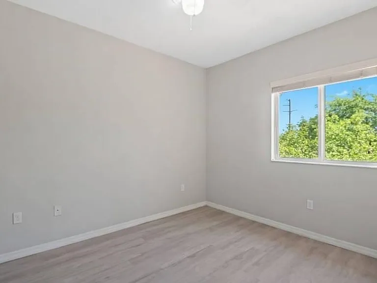 1603 SE 23rd Way — Photo 3