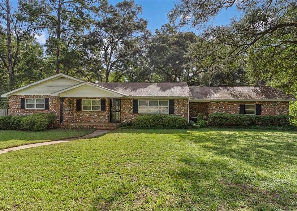 1st image of 2115 Seminole Dr