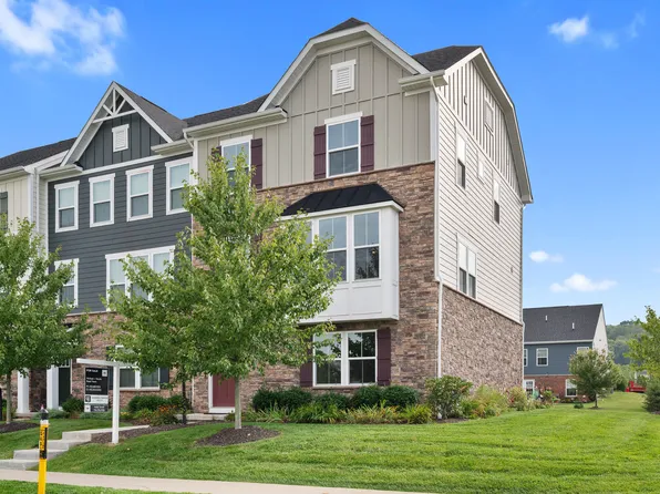 1032 Adair Ave, Valencia, PA 16059
