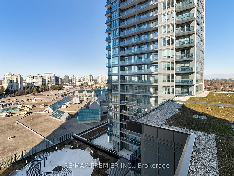 30 Upper Mall Way #909 — Photo 29