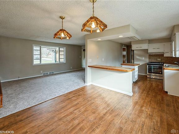 2nd image of 2136 Homesite Dr