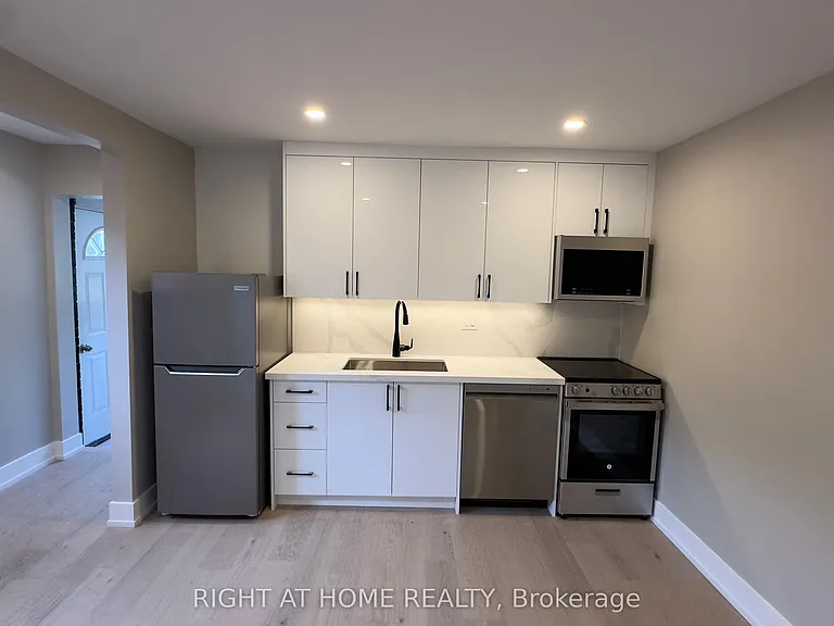 500 Salem Ave N #202 — Photo 4