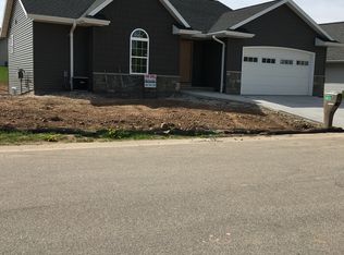W6947 Brackenwood Ln, Greenville, WI 54942