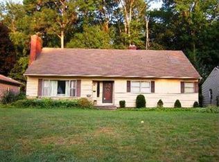 2800 Wildflower Dr, Rocky River, OH 44116