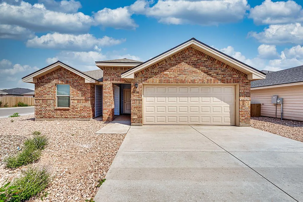 3 bed, 2.0 bath, 1616 sqft, $2,750 — Photo 1