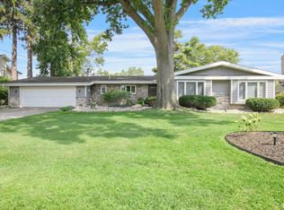 22147 Sunset Ln, Elkhart, IN 46516