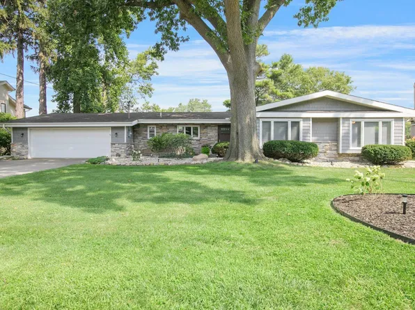 22147 Sunset Ln, Elkhart, IN 46516