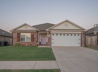 9800 Jackrabbit Rd, Yukon, OK 73099