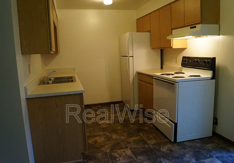 1007 NW C St #B — Photo 8