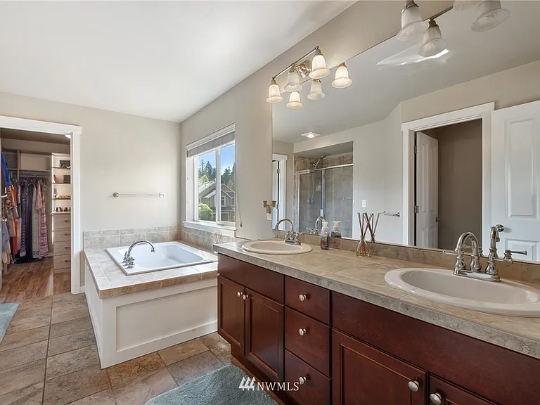 4803 NE 3rd Pl — Photo 19